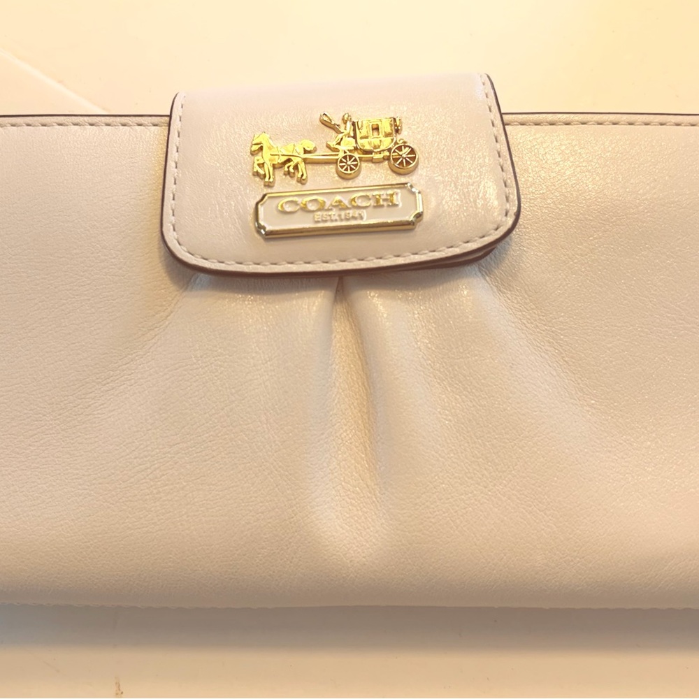Coach Women's Classic Cream Wallet